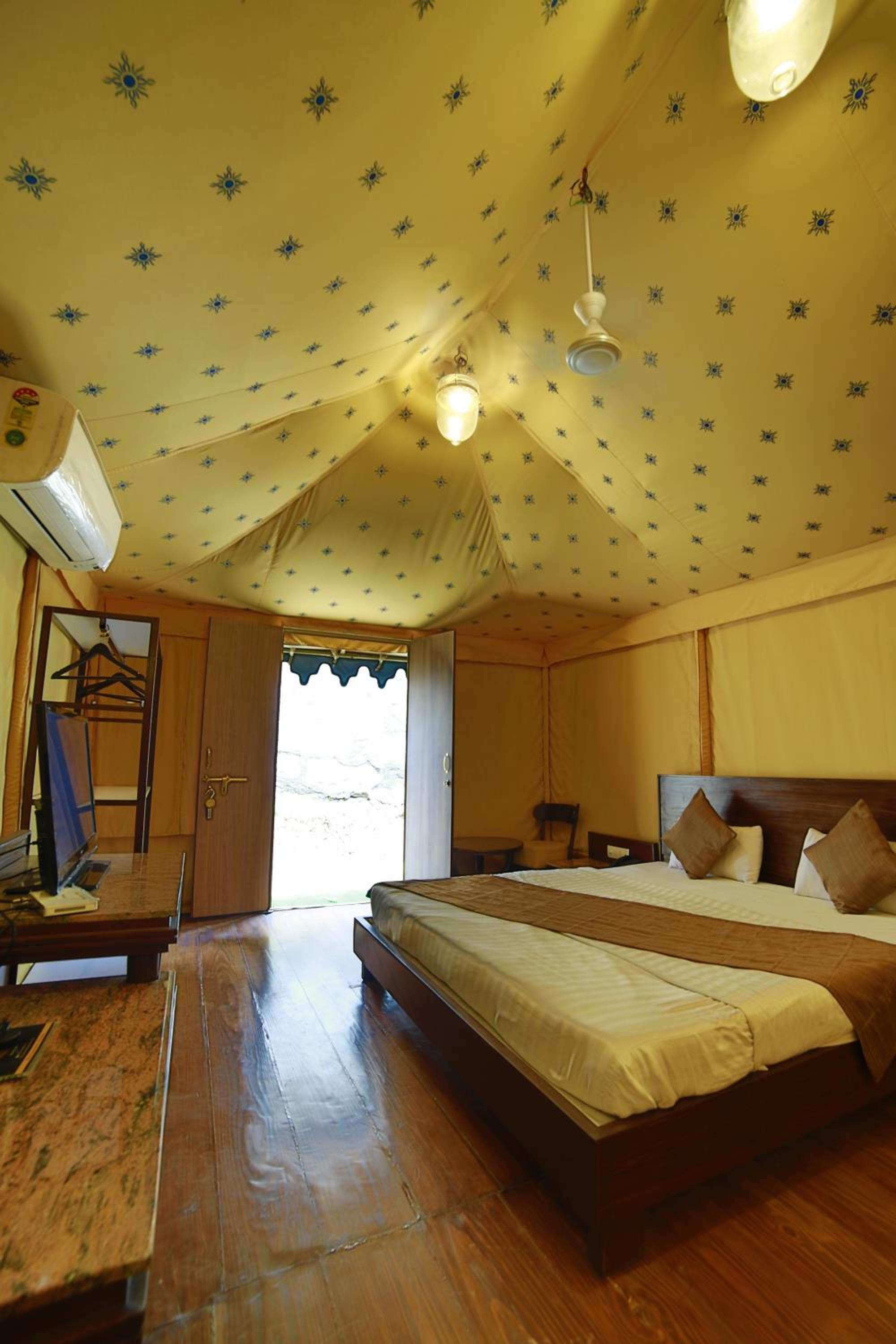 The Colonial Manek Manor By SAH