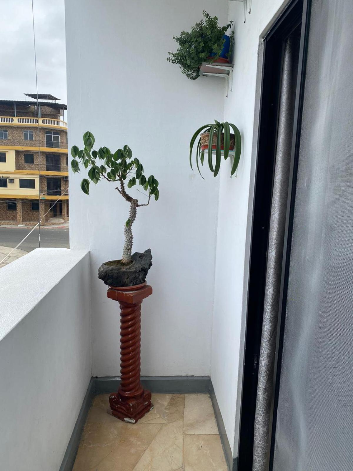 Departamento amoblado centro Manta view 5