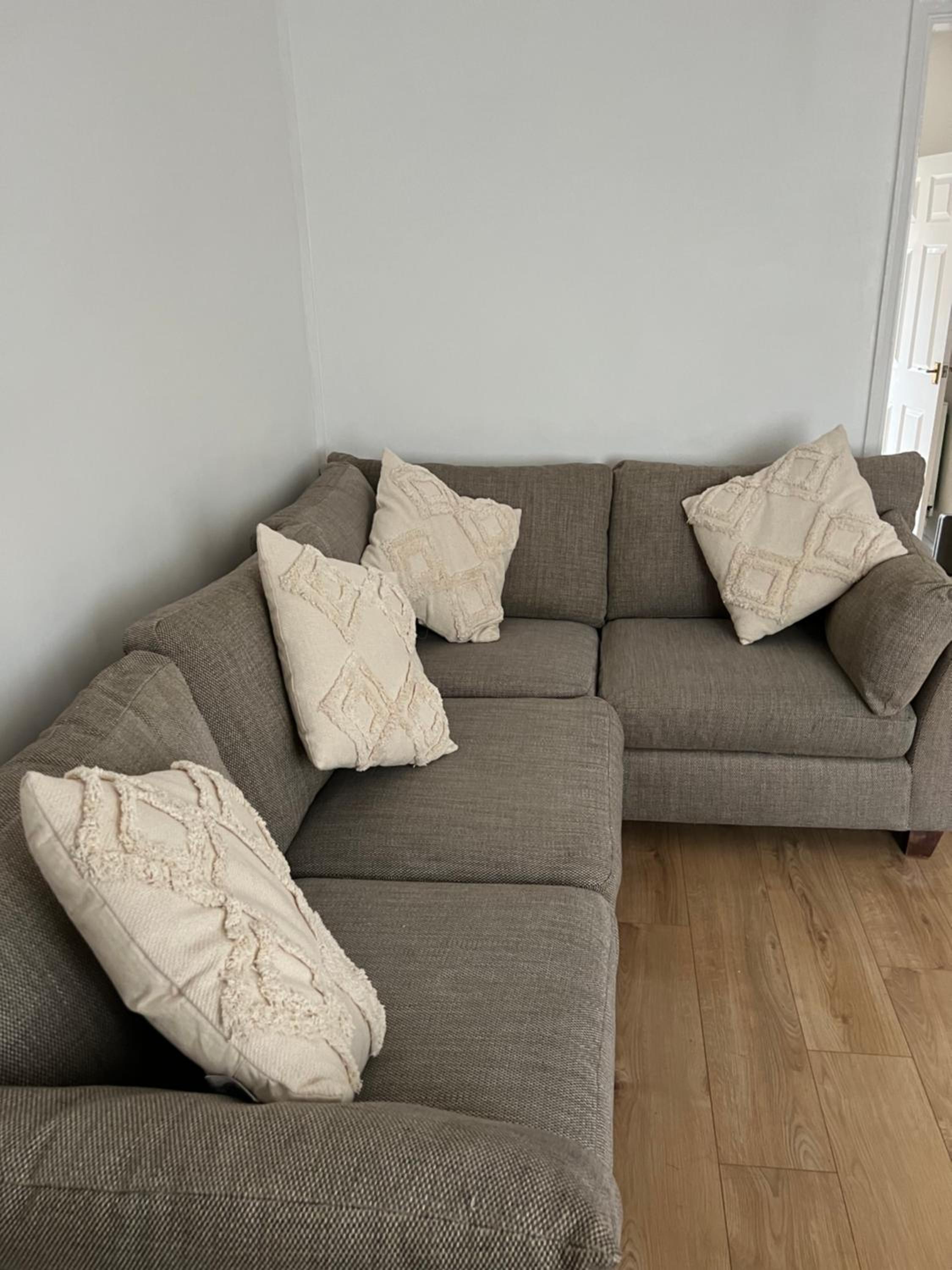 2 Bed Cottage Chester view 4