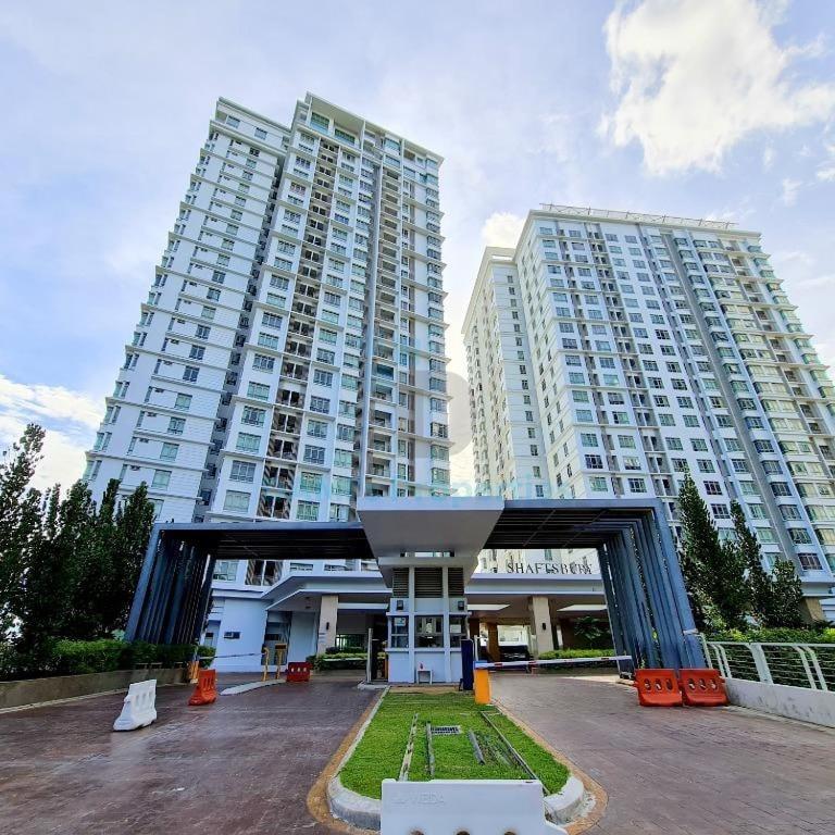 Shaftsbury residence cyberjaya with a pool & Free Parking