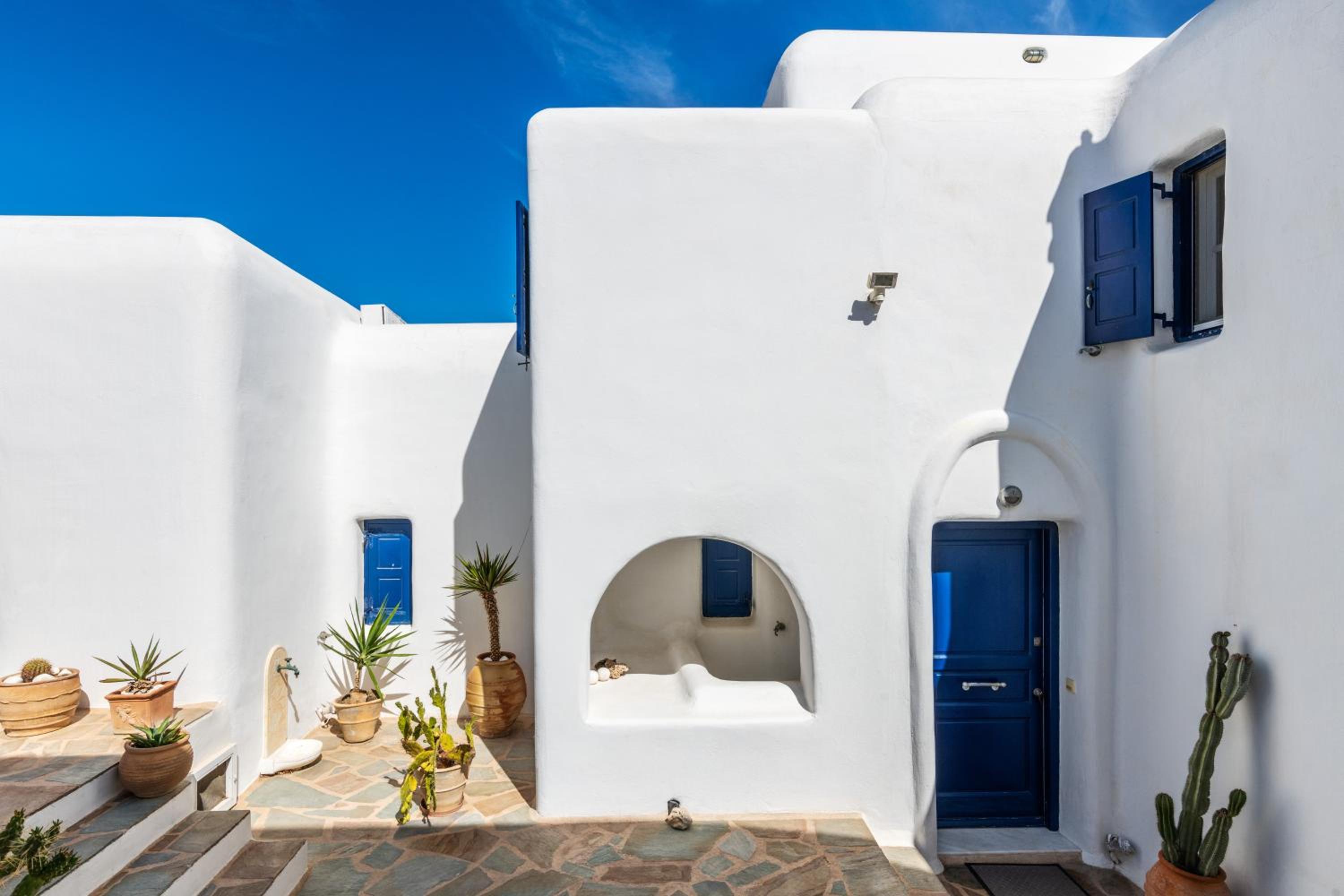 Yalos Mykonos Ornos Pouli private apartments w shared swimming pool view 4