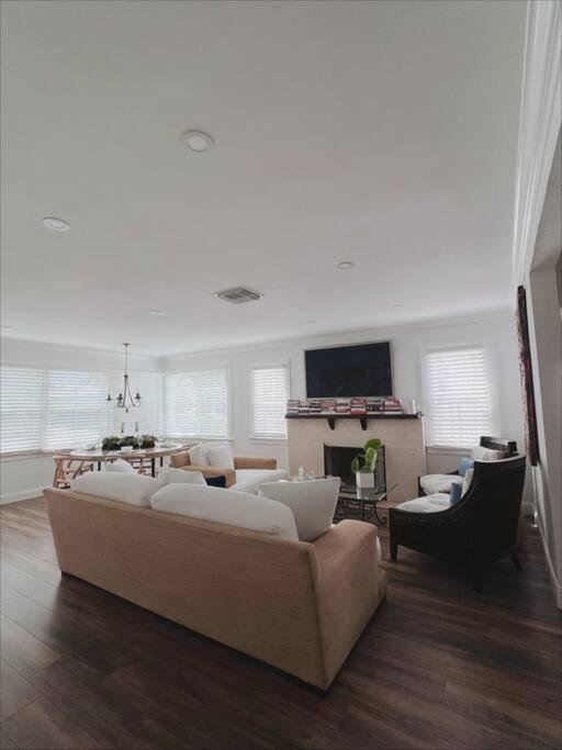 Beautiful Main House in West Palm Beach