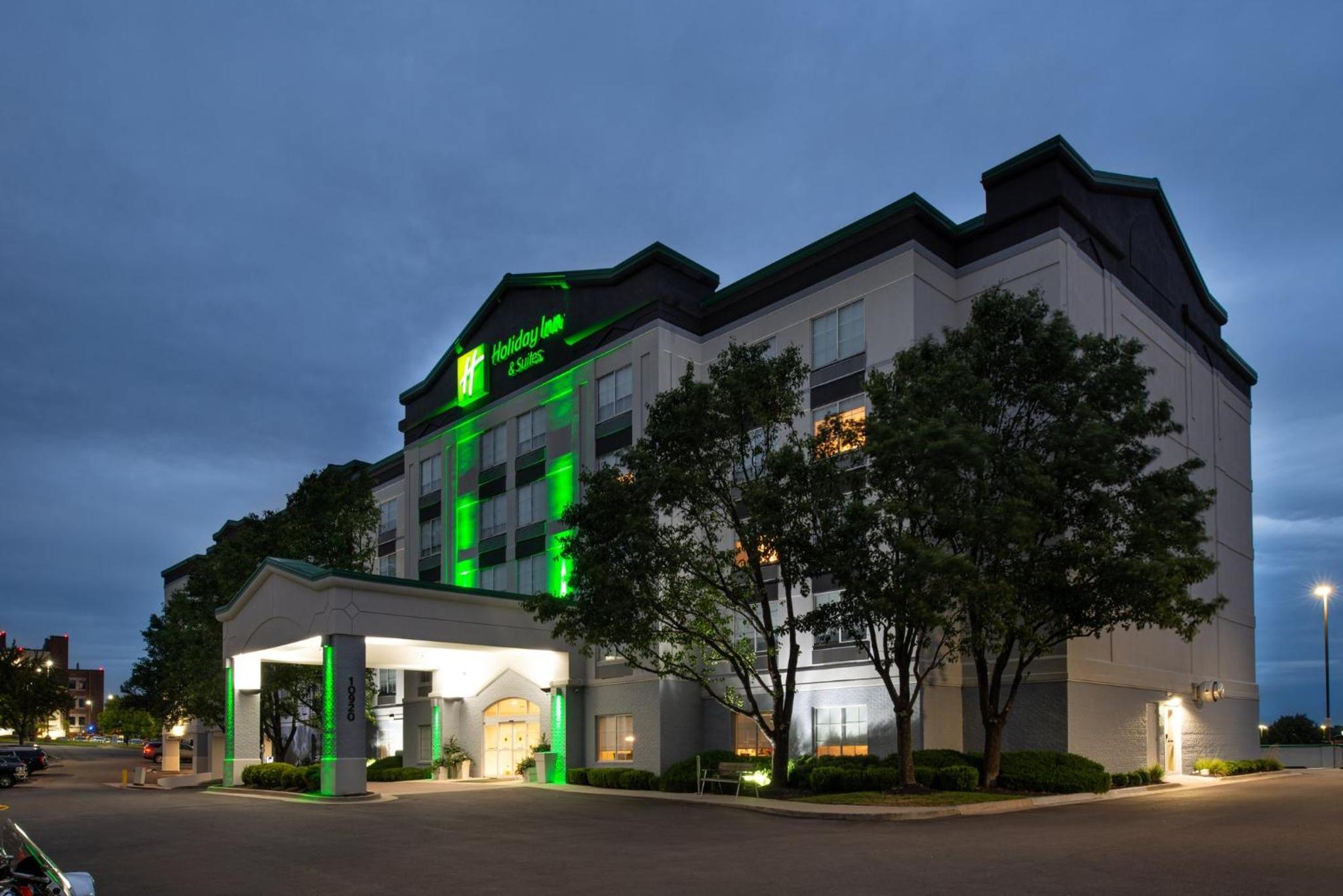 Holiday Inn Hotel Suites Overland Park-Convention Center, an IHG Hotel - Property Image 81
