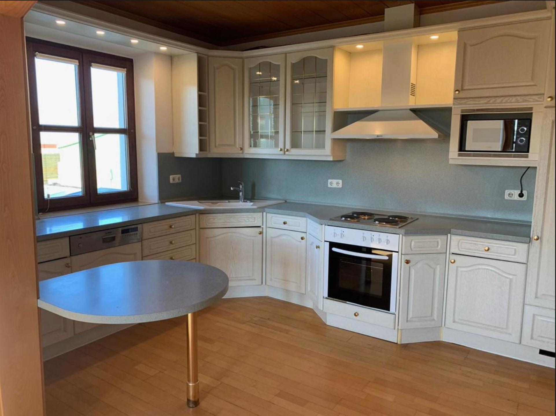 Villa mit Pool und Grillplatz in Regensburg