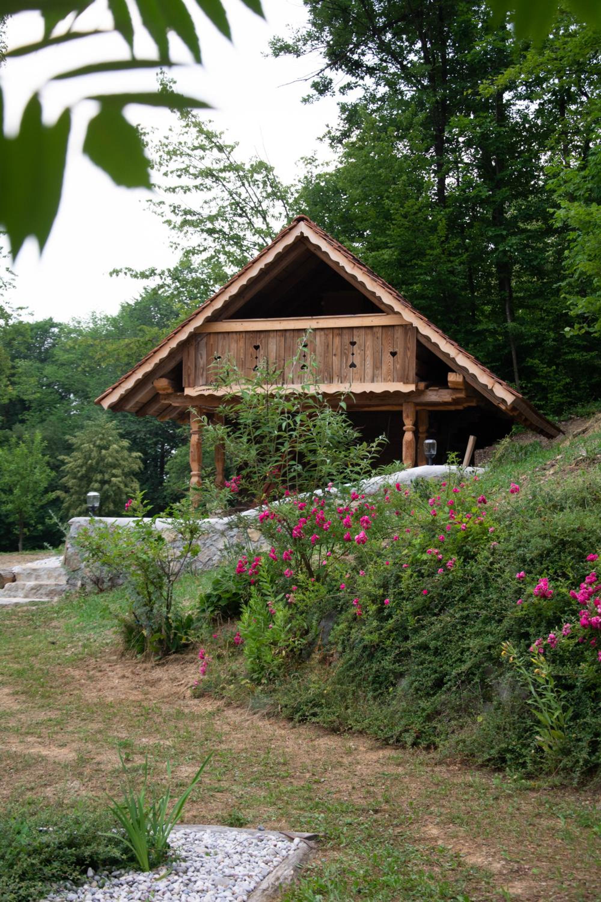 Hotel Apartma kašča - Image 1