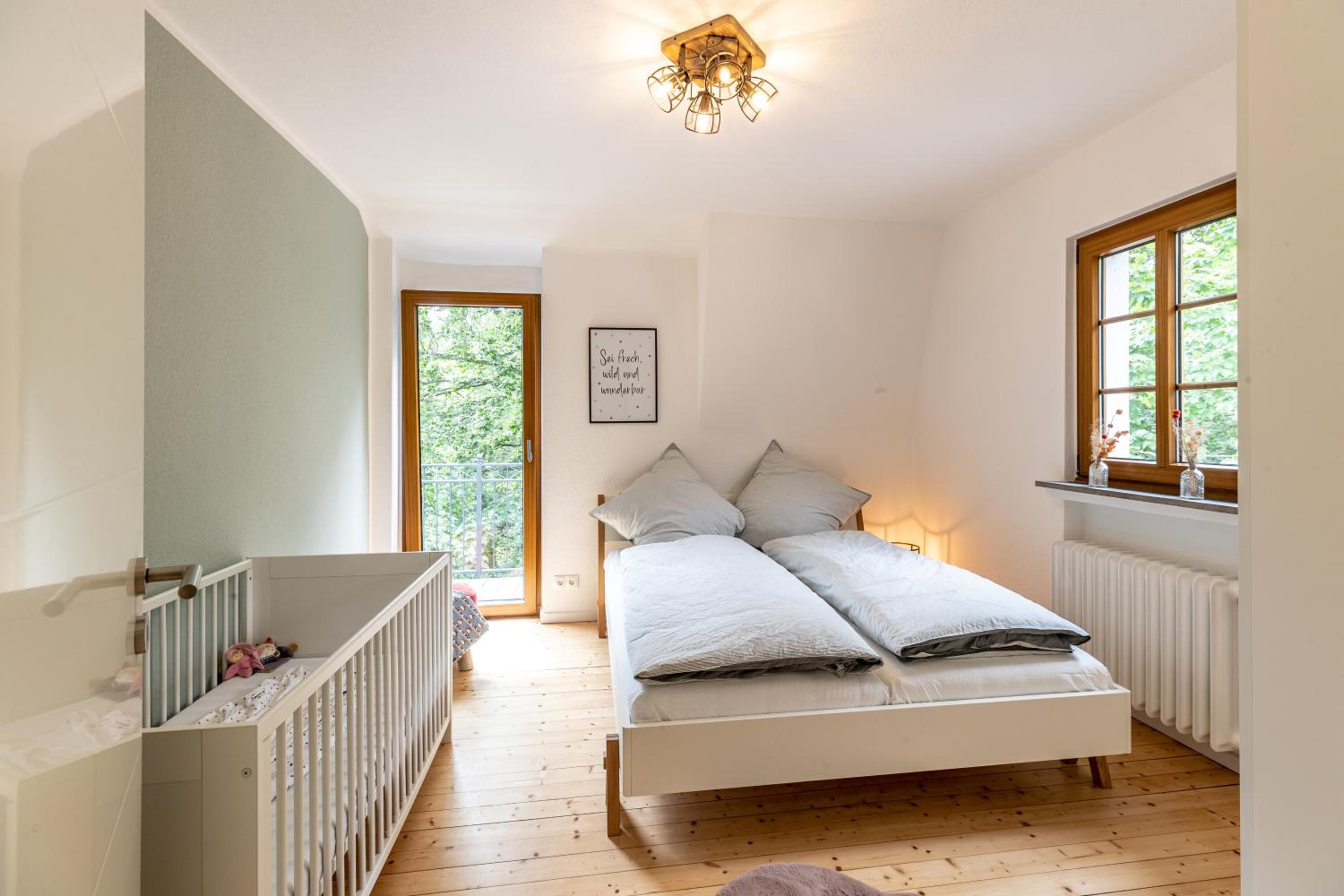 Landhaus Karbach mit Gartensauna und Hot Tub, eingezäunter Garten, 4-10 Personen