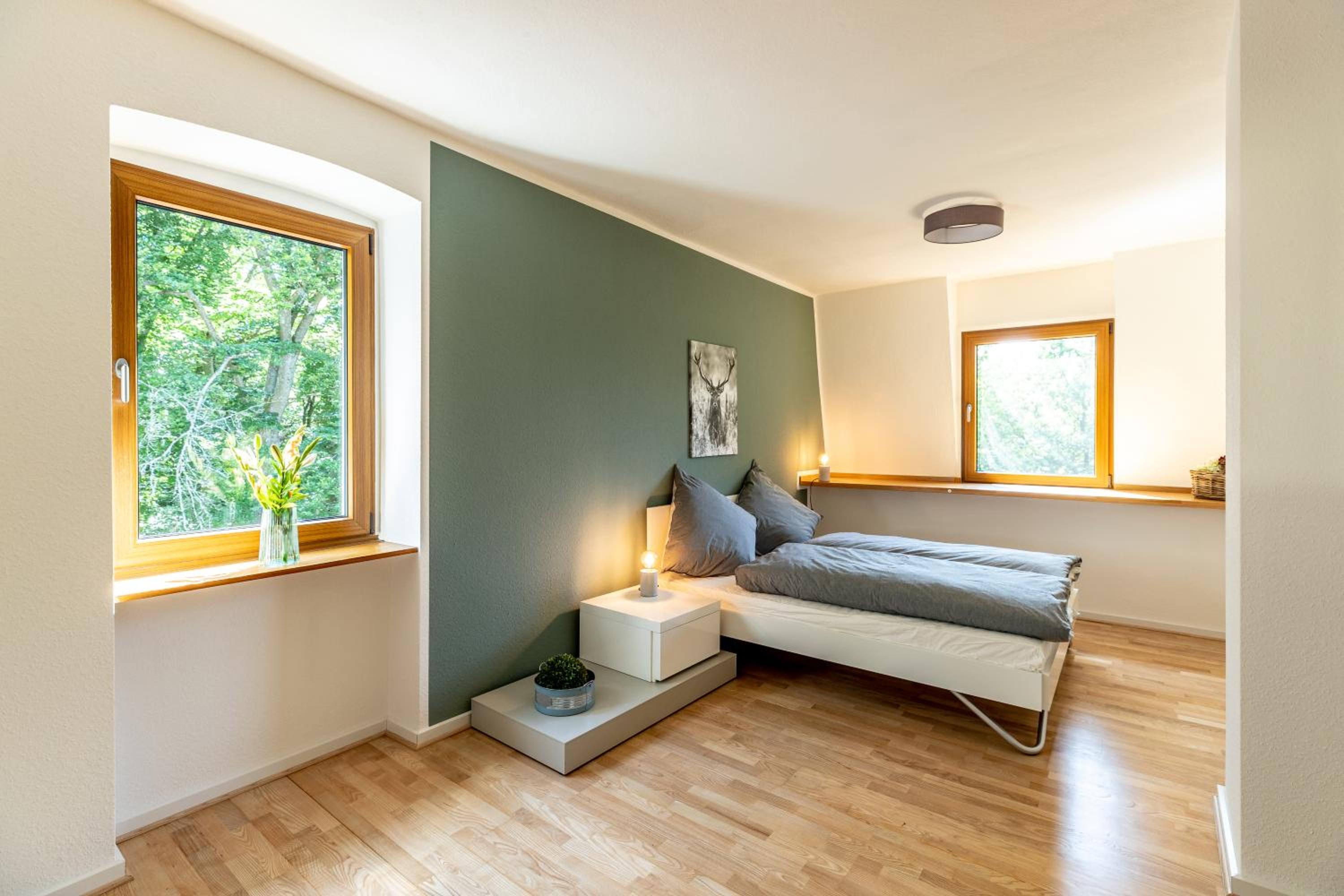 Landhaus Karbach mit Gartensauna und Hot Tub, eingezäunter Garten, 4-10 Personen