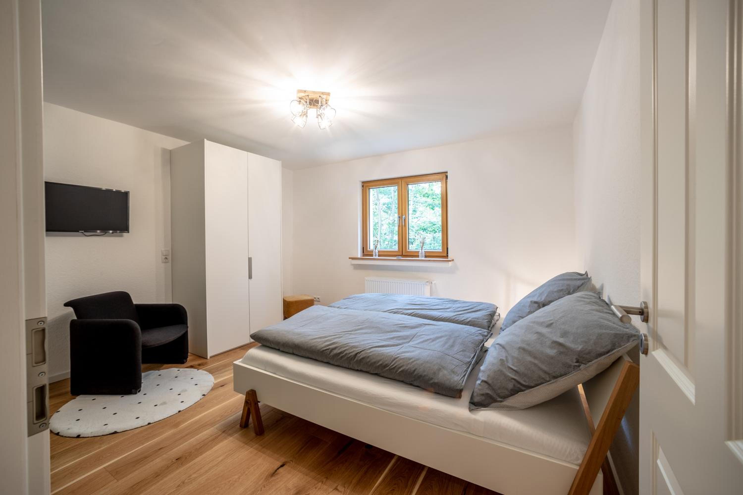 Landhaus Karbach mit Gartensauna und Hot Tub, eingezäunter Garten, 4-10 Personen