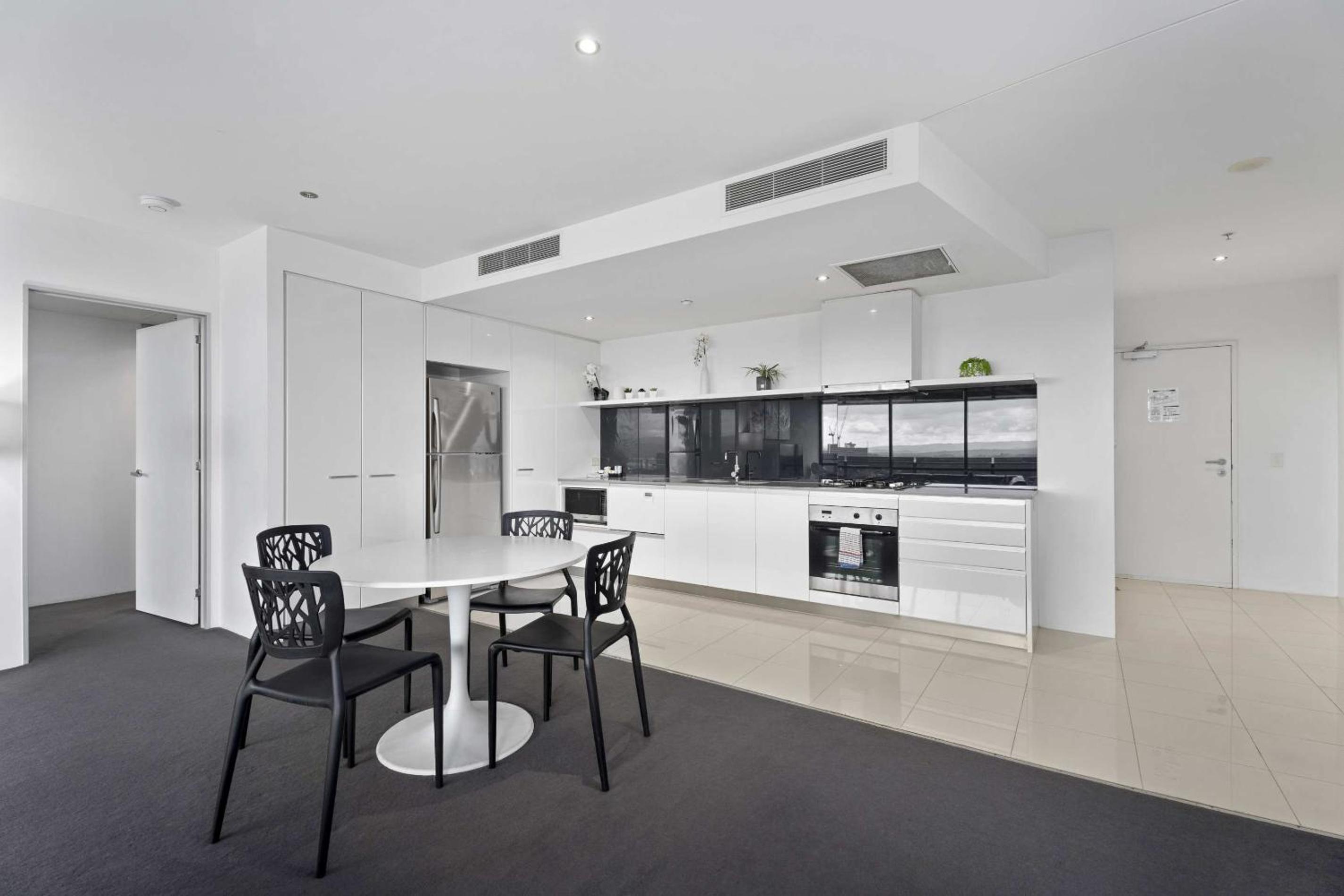 Circle on Cavill - HR Surfers Paradise