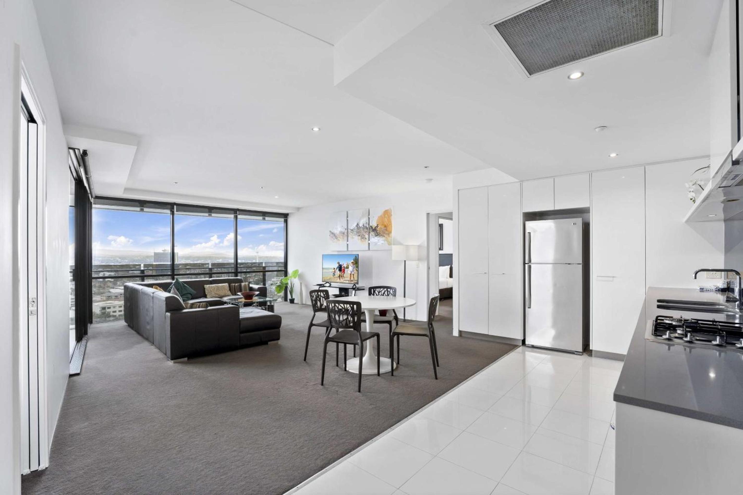 Circle on Cavill - HR Surfers Paradise
