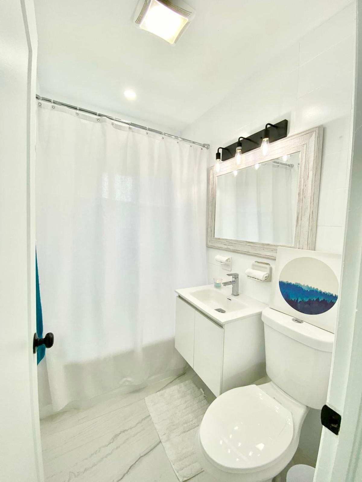 3 Seasons at the Carrington 3 Two Bedroom 1 Bath Apts -6 Bedrooms 3 bathrooms and 3 bedroom 2 bathroom Villa