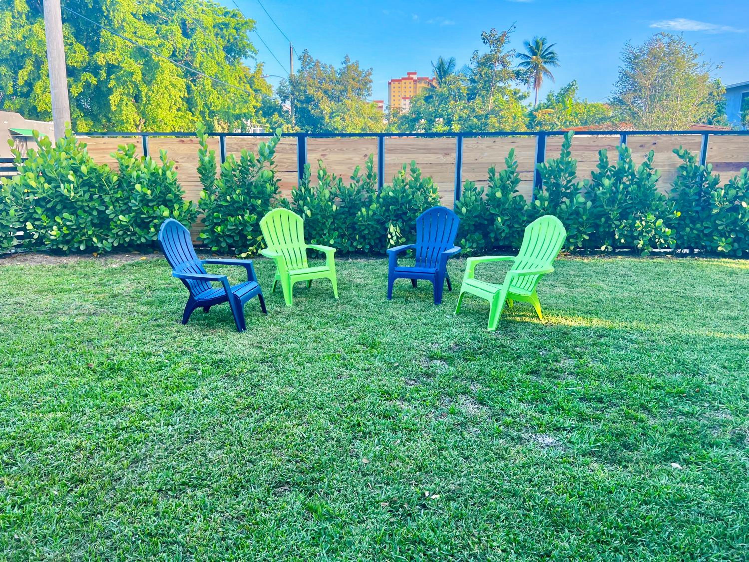 3 Seasons at the Carrington 3 Two Bedroom 1 Bath Apts -6 Bedrooms 3 bathrooms and 3 bedroom 2 bathroom Villa