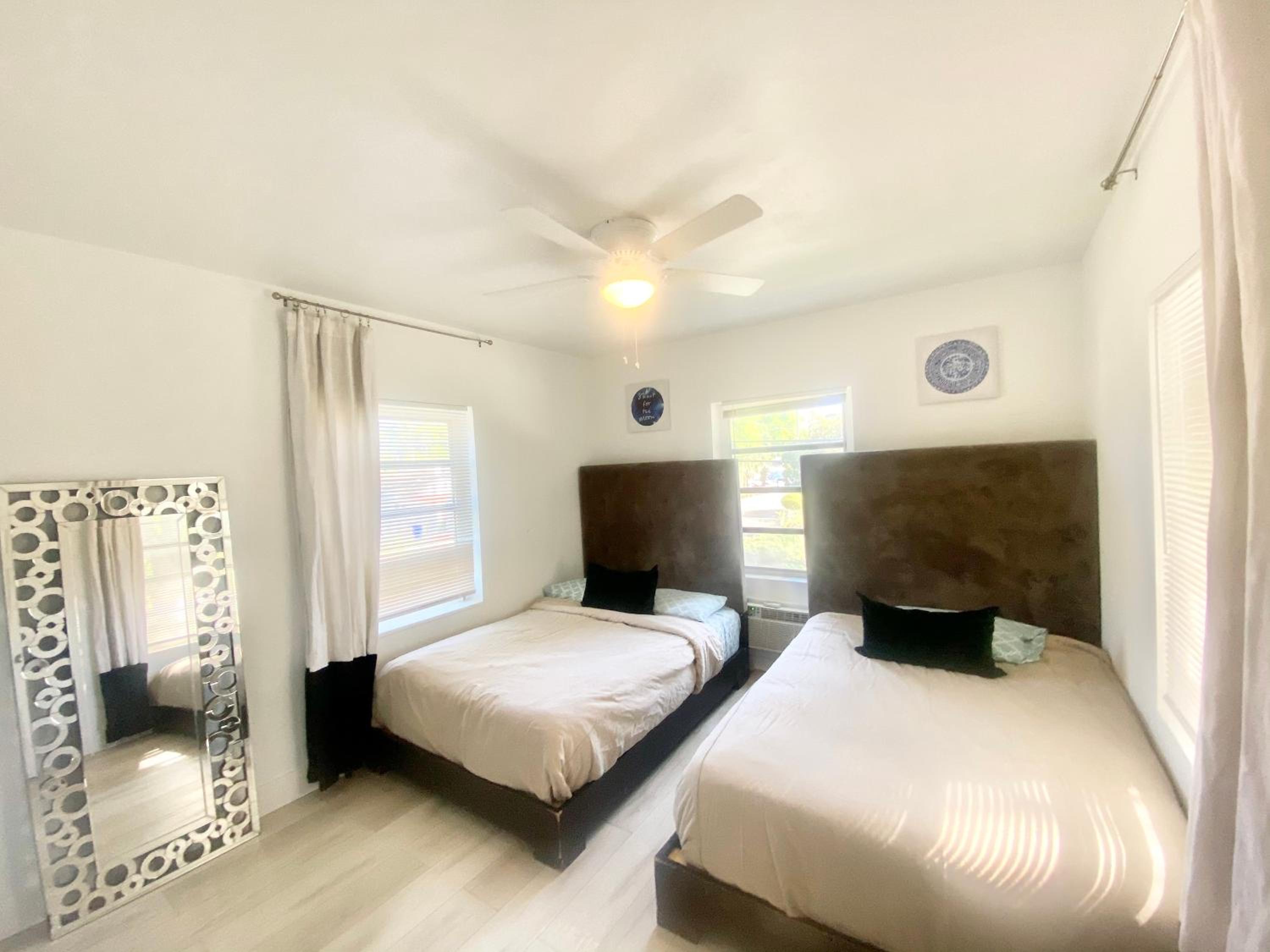 3 Seasons at the Carrington 3 Two Bedroom 1 Bath Apts -6 Bedrooms 3 bathrooms and 3 bedroom 2 bathroom Villa