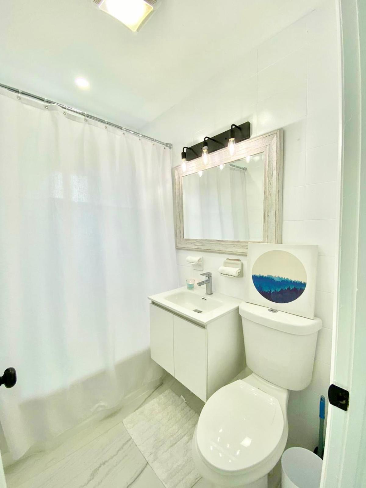 3 Seasons at the Carrington 3 Two Bedroom 1 Bath Apts -6 Bedrooms 3 bathrooms and 3 bedroom 2 bathroom Villa