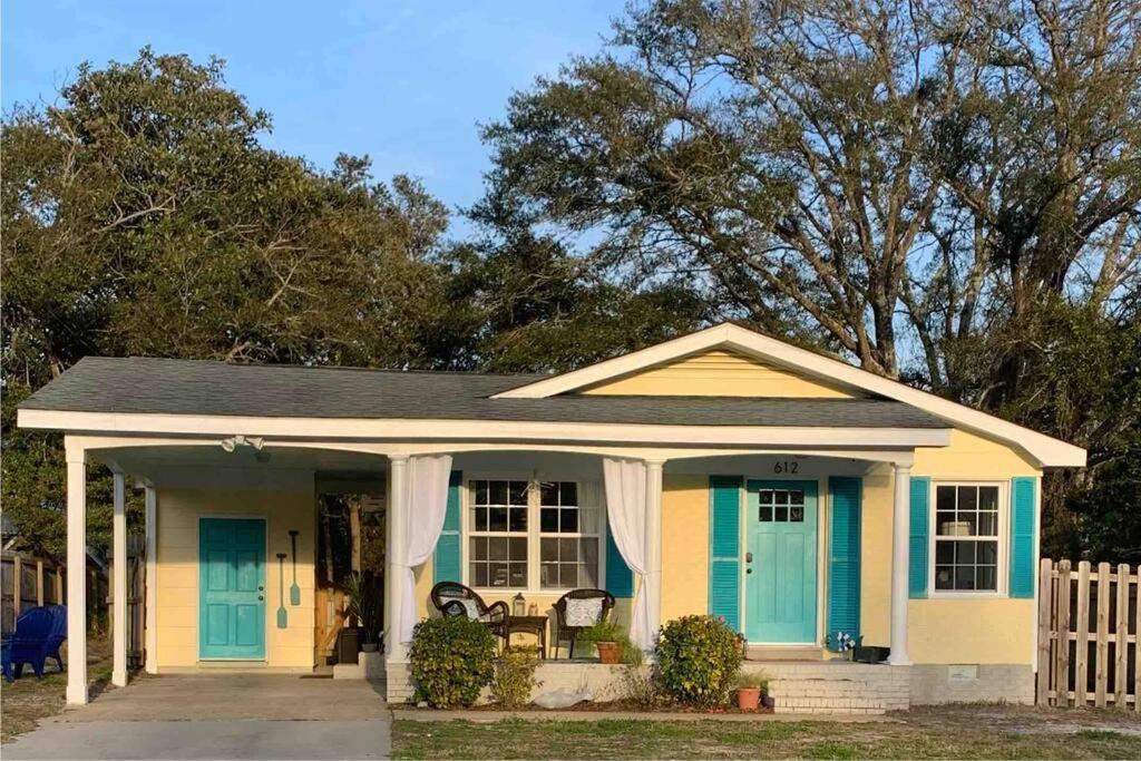 Downtown- Sunshine Cottage and Golf Cart