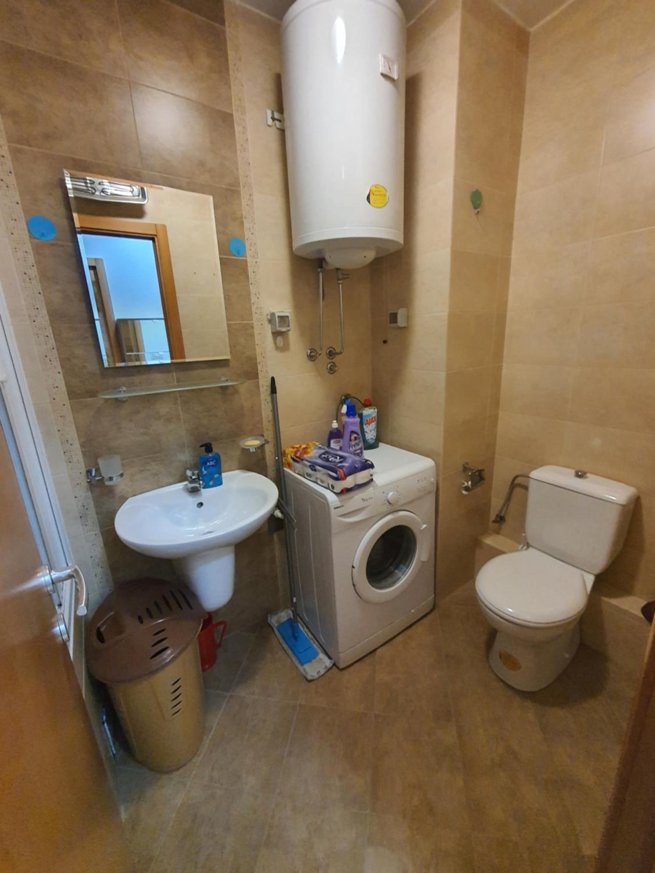 Comfort one bedroom apartment view 5