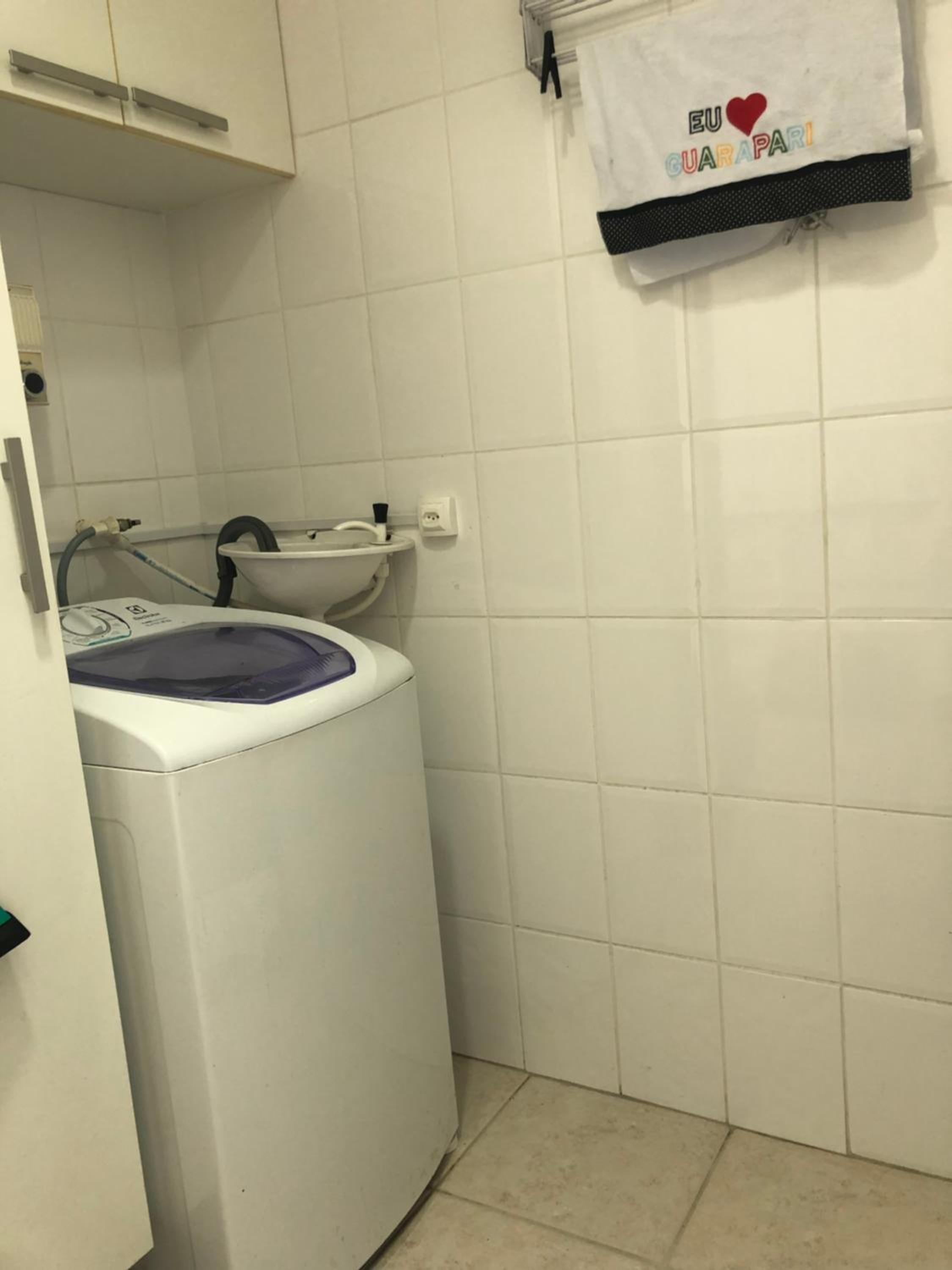 Apartamento peracanga com vista para o mar