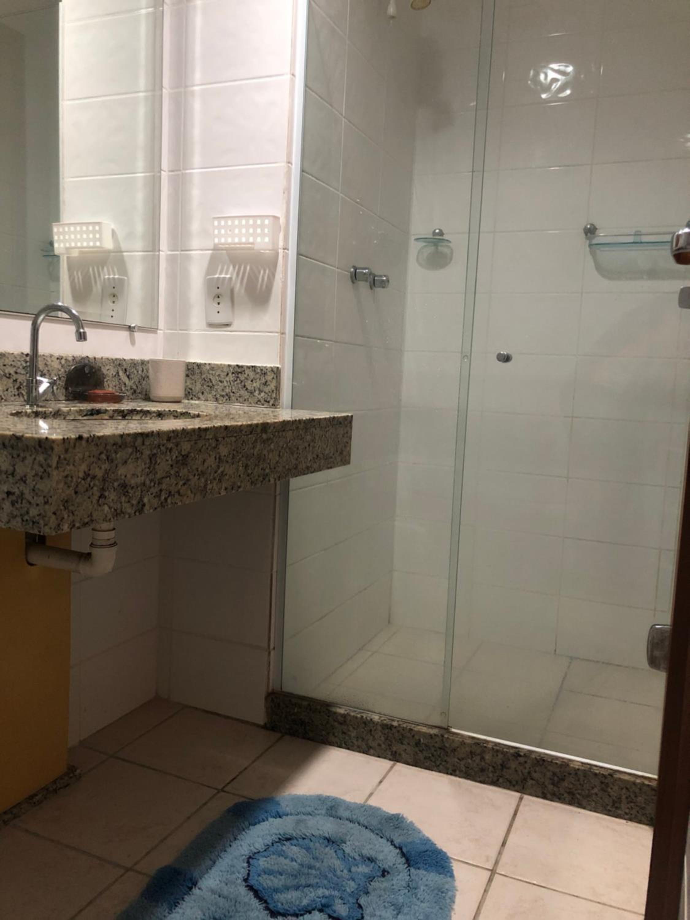 Apartamento peracanga com vista para o mar