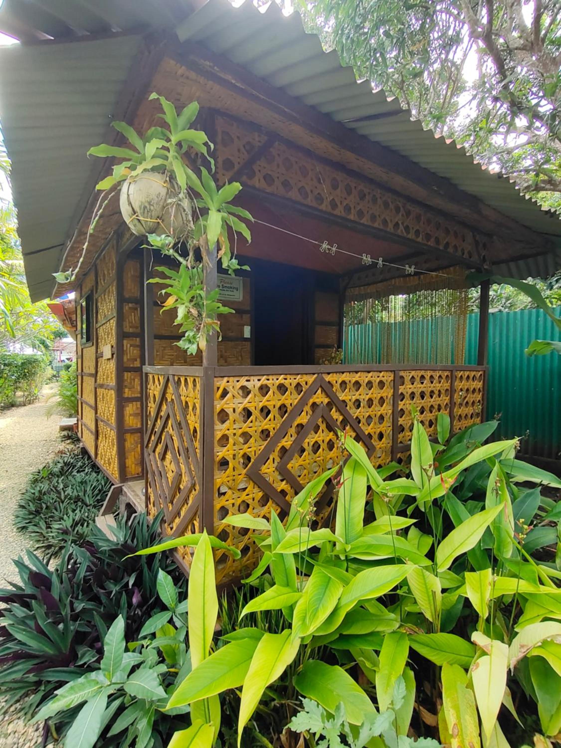 ADRIANA's PLACE TROPICAL GUESTHOUSE