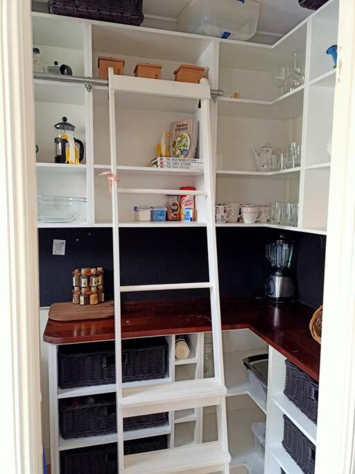 Tingalpa Townhouse Treat