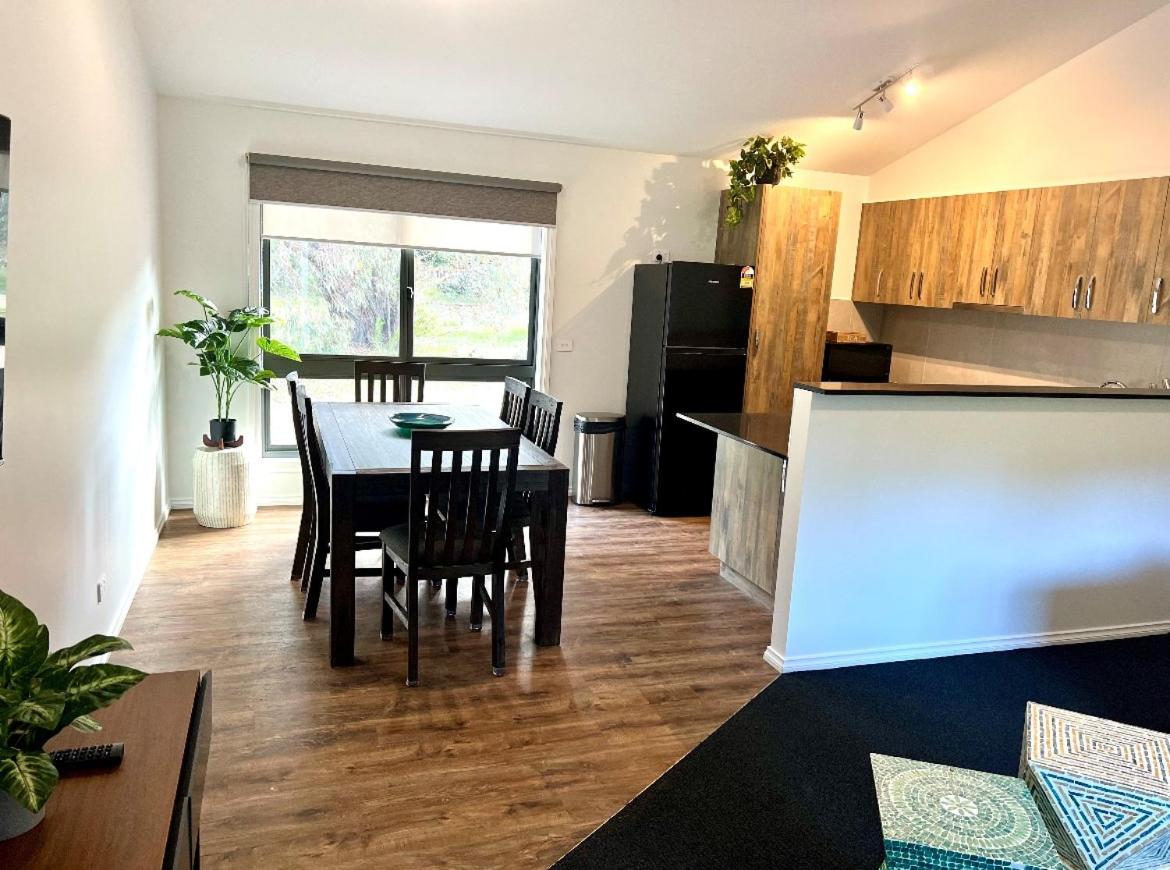 Mountain View Motor Inn & Holiday Lodges