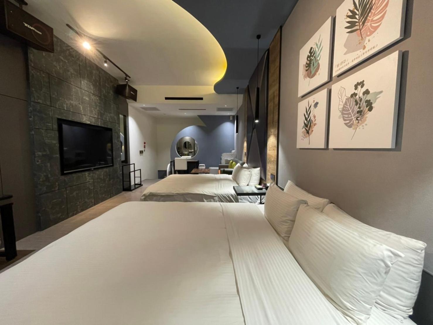 Minimalist Fashion Motel view 4