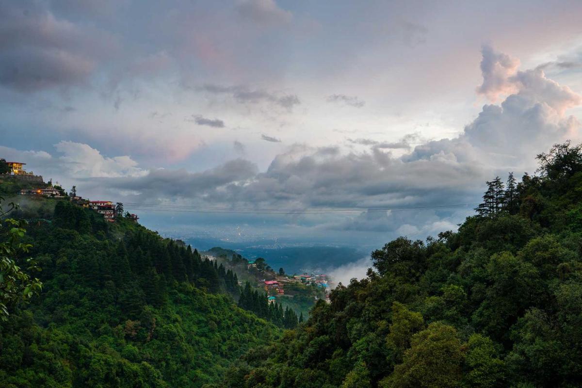 StayVista at Aspen Heights Hidden In Clouds view 3