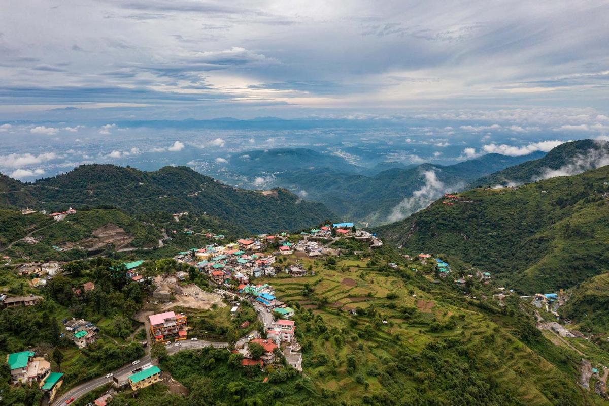 StayVista at Aspen Heights Hidden In Clouds view 5