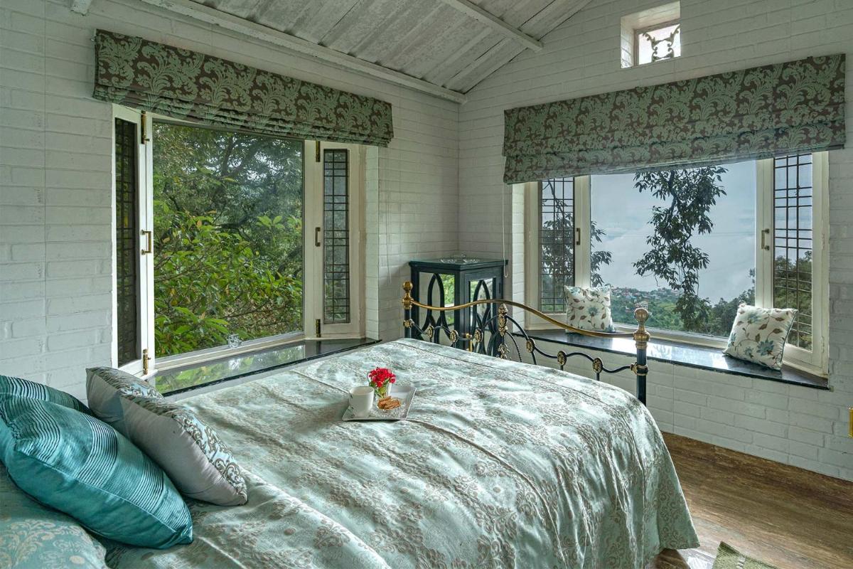 StayVista at Aspen Heights Hidden In Clouds view 2
