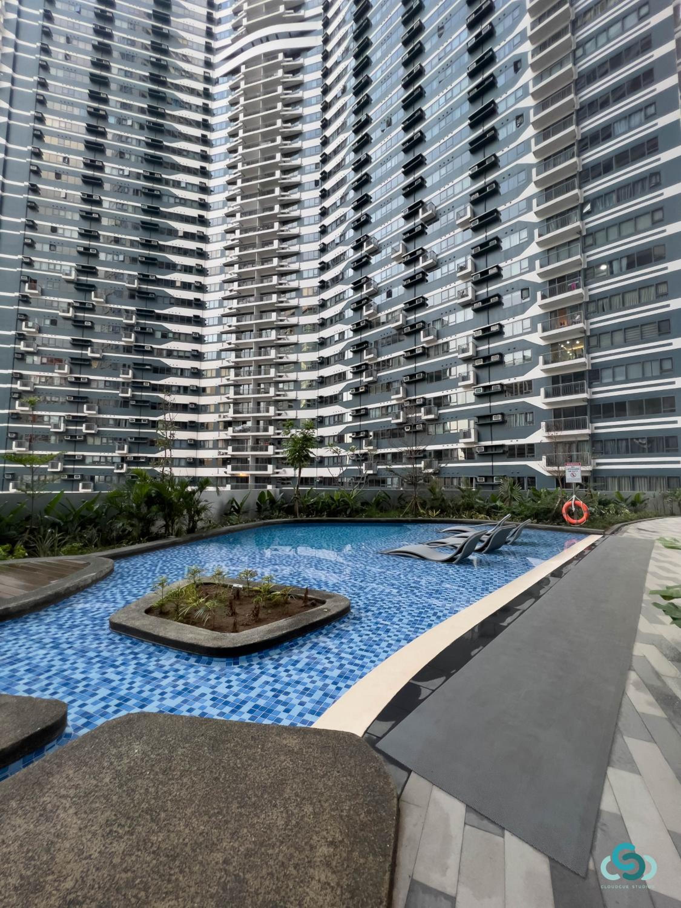 Staycation by Ness in Ayala Makati view 2