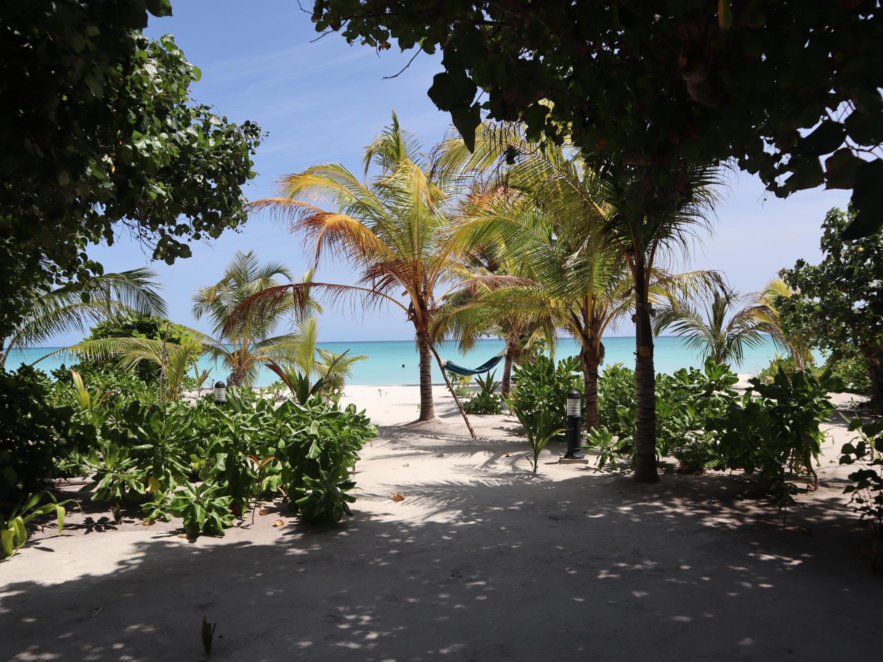 Clouds Beach Retreat Laamu Gan