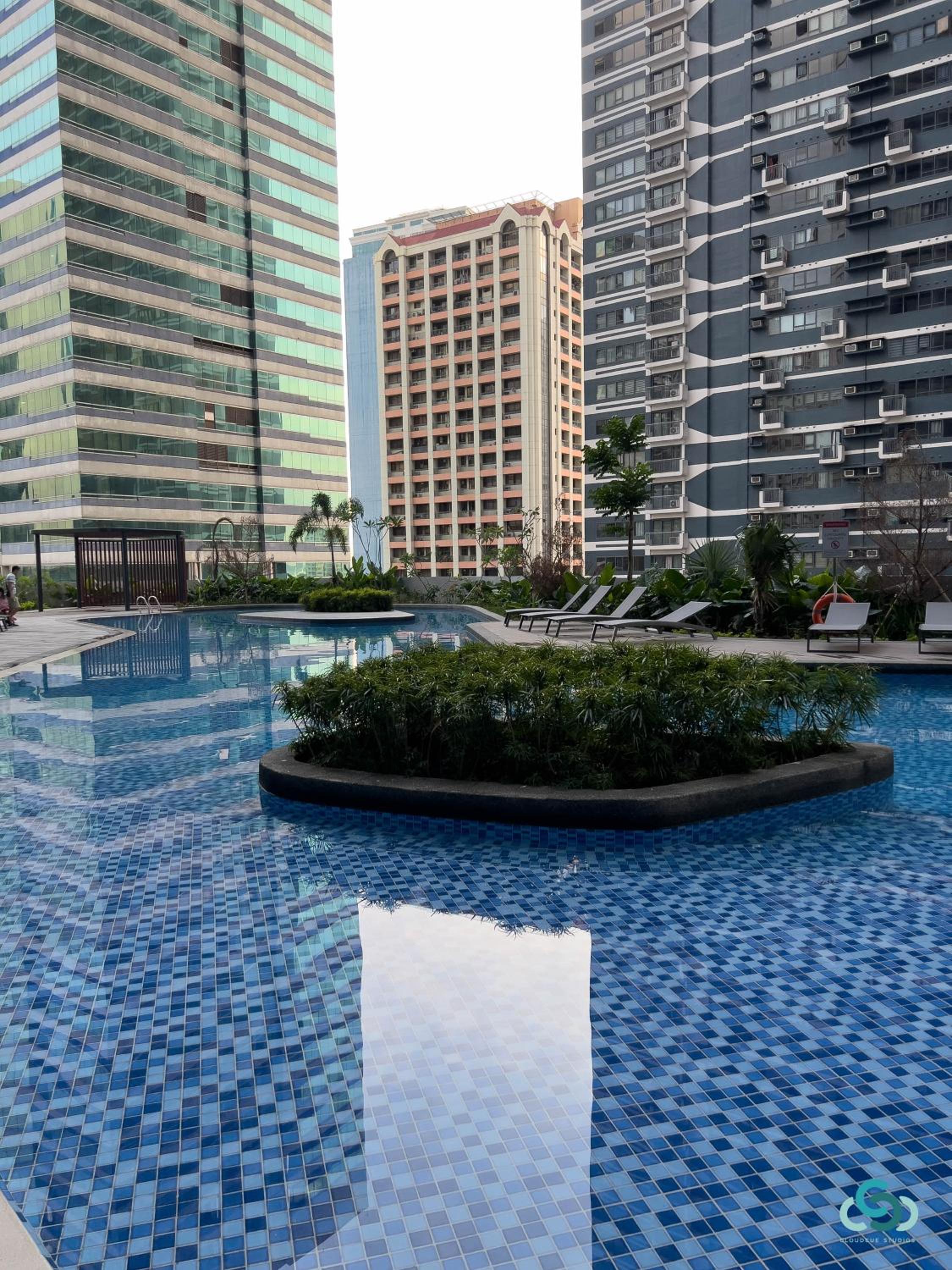 Staycation by Ness in Ayala Makati view 3