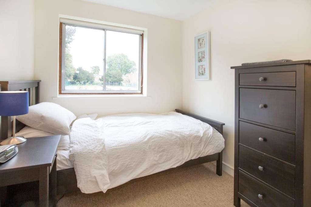 Bright Oxford Apartment view 5