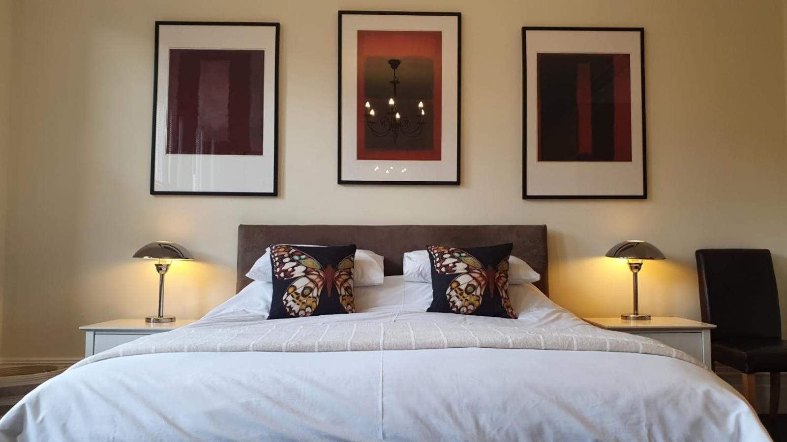 Spacious Central London 2 Bedroom Mansion Block Apartment view 2