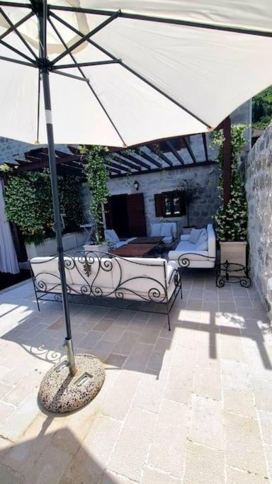 Waterfront Villa in Muo photo 5