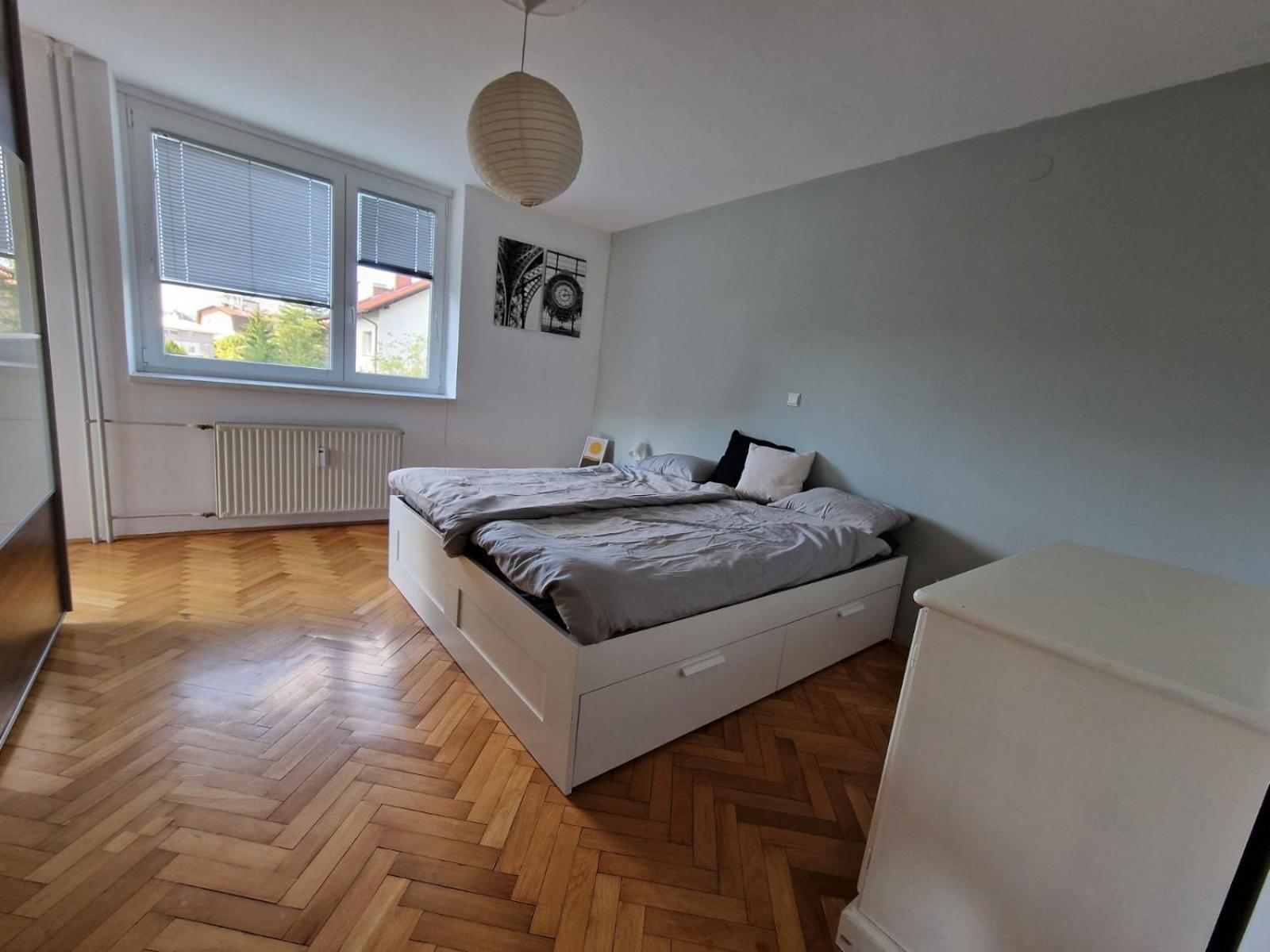 Lovely condo with free parking view 4
