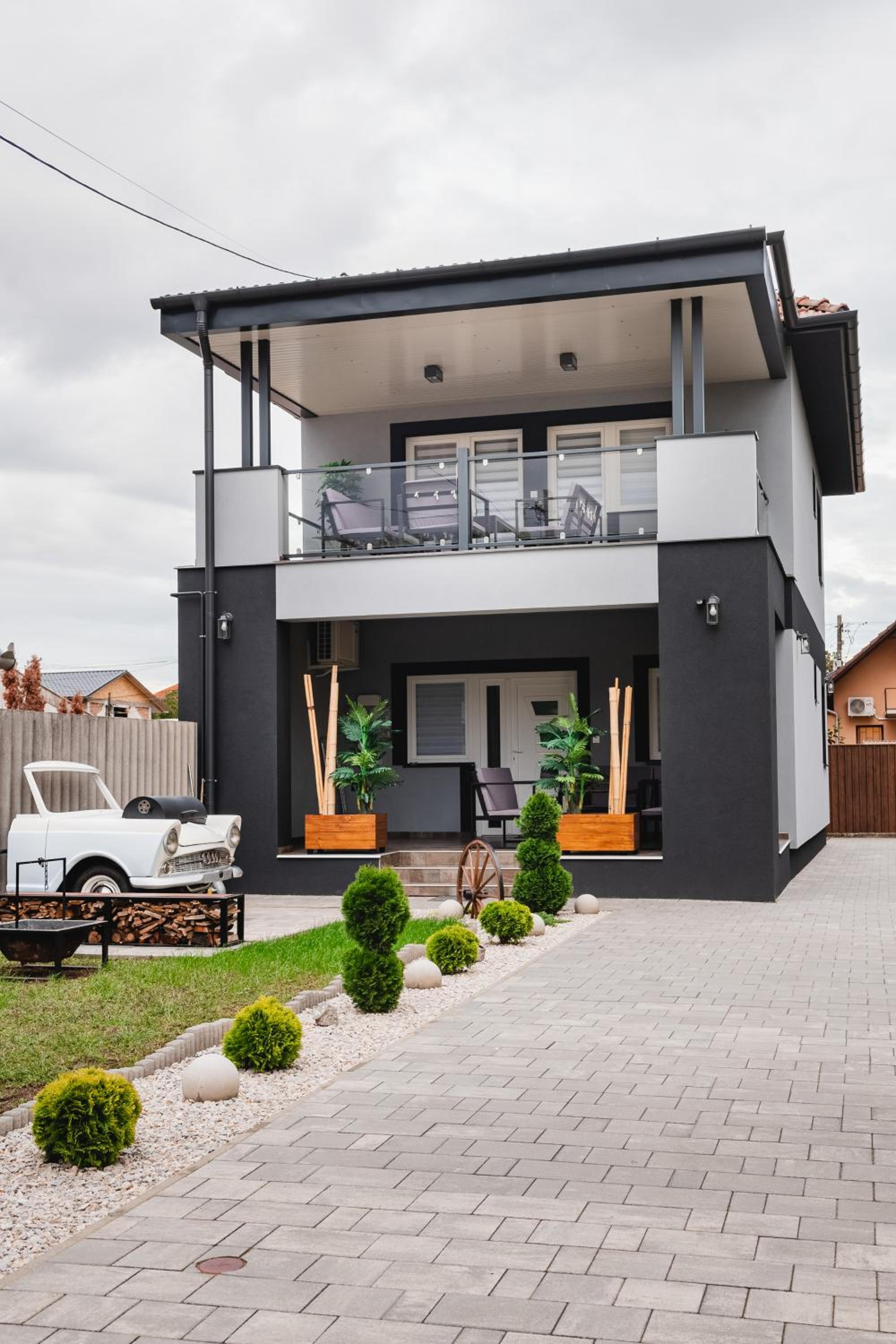 Hotel Reborn Lux Apartments