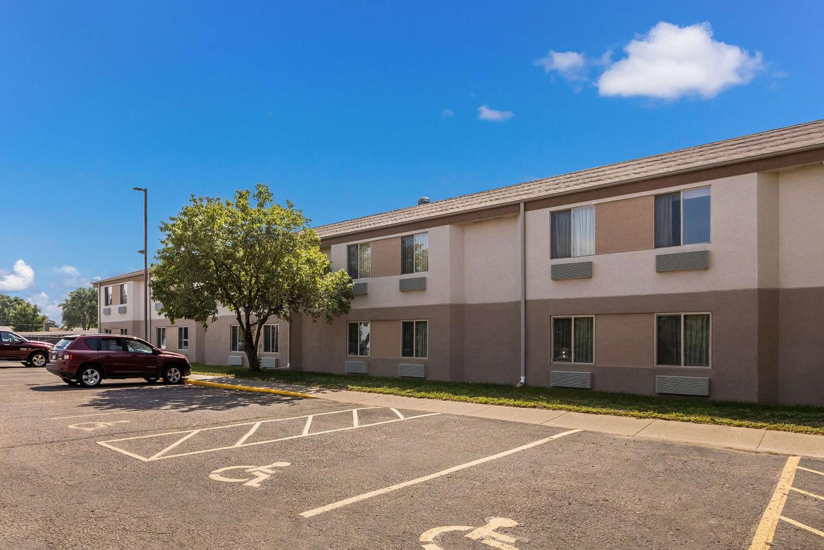 Sleep Inn Sioux Falls Airport view 4