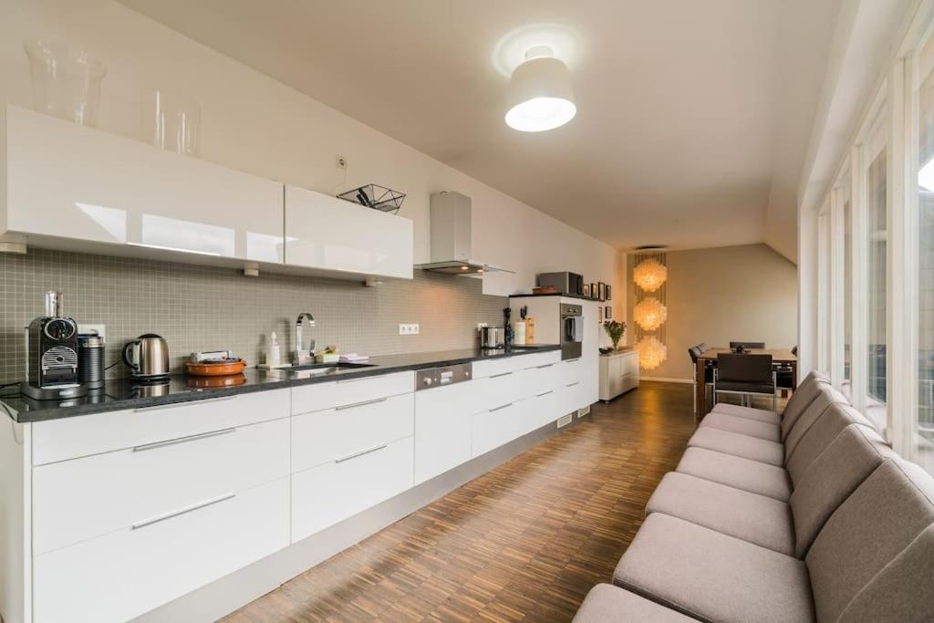 Ruhige Dachwohnung mit Terrasse Berlin MITTE - Spacious modern rooftop loft in Berlin MITTE