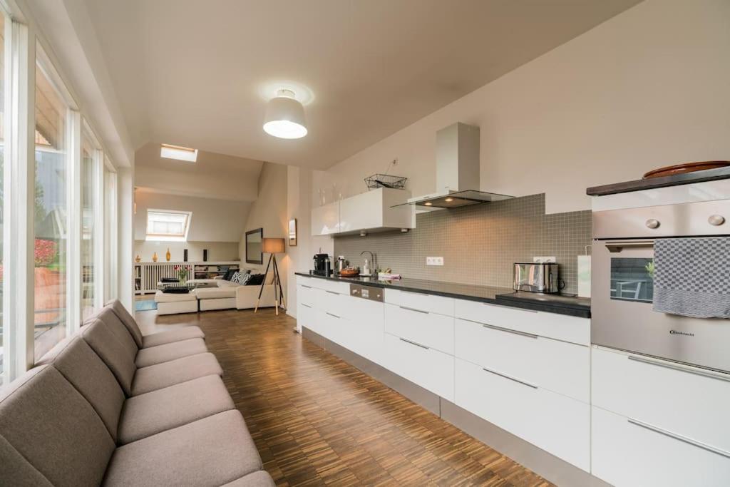 Ruhige Dachwohnung mit Terrasse Berlin MITTE - Spacious modern rooftop loft in Berlin MITTE
