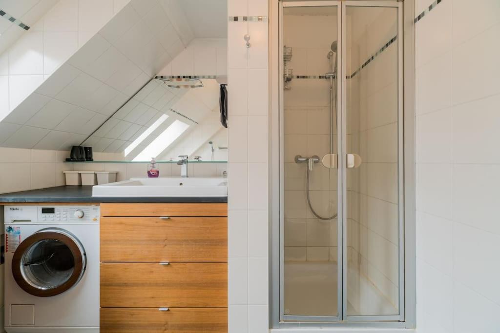 Ruhige Dachwohnung mit Terrasse Berlin MITTE - Spacious modern rooftop loft in Berlin MITTE