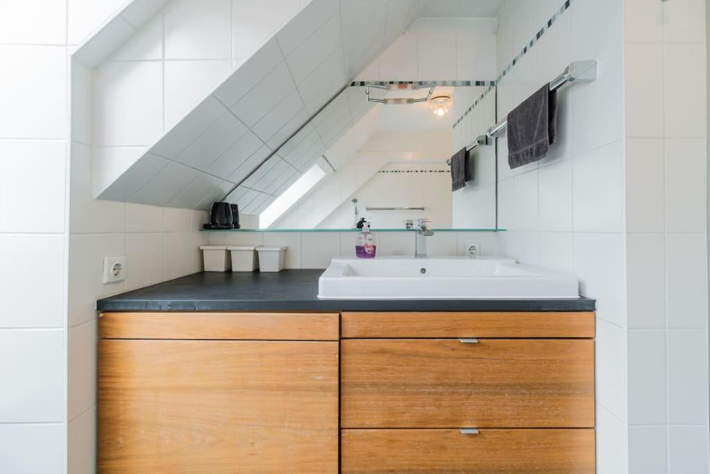 Ruhige Dachwohnung mit Terrasse Berlin MITTE - Spacious modern rooftop loft in Berlin MITTE