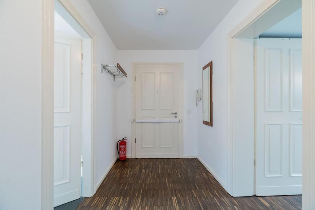 Ruhige Dachwohnung mit Terrasse Berlin MITTE - Spacious modern rooftop loft in Berlin MITTE