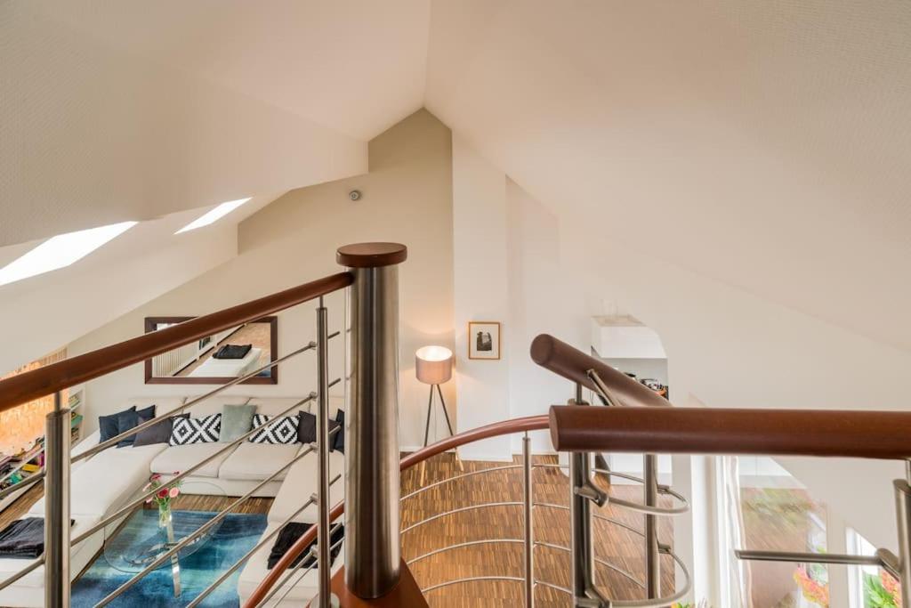 Ruhige Dachwohnung mit Terrasse Berlin MITTE - Spacious modern rooftop loft in Berlin MITTE