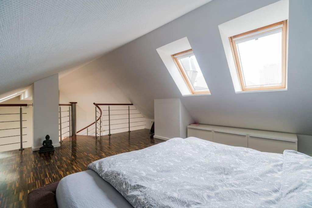 Ruhige Dachwohnung mit Terrasse Berlin MITTE - Spacious modern rooftop loft in Berlin MITTE