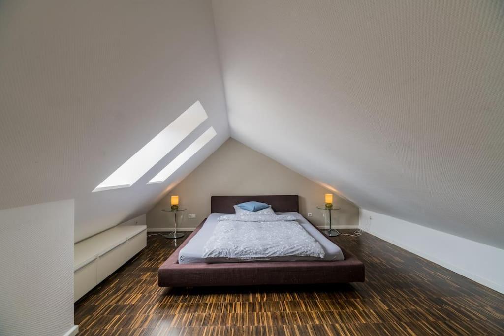 Ruhige Dachwohnung mit Terrasse Berlin MITTE - Spacious modern rooftop loft in Berlin MITTE