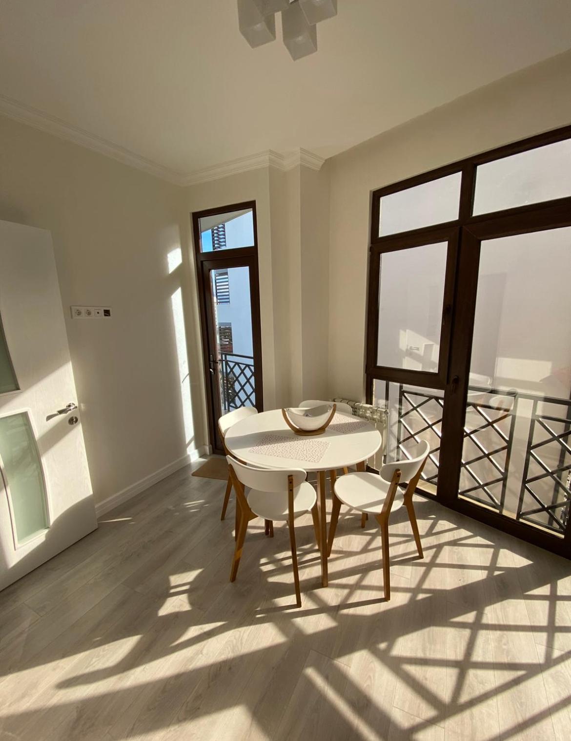 Comfortable Apartment in old city view 3