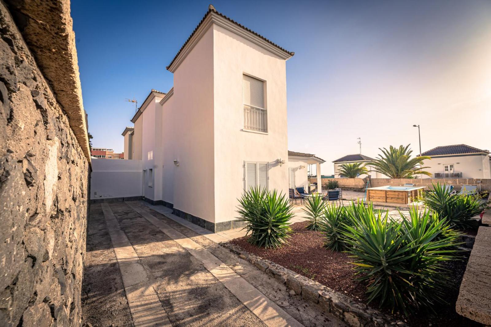 Villa Madroñal Tenerife South