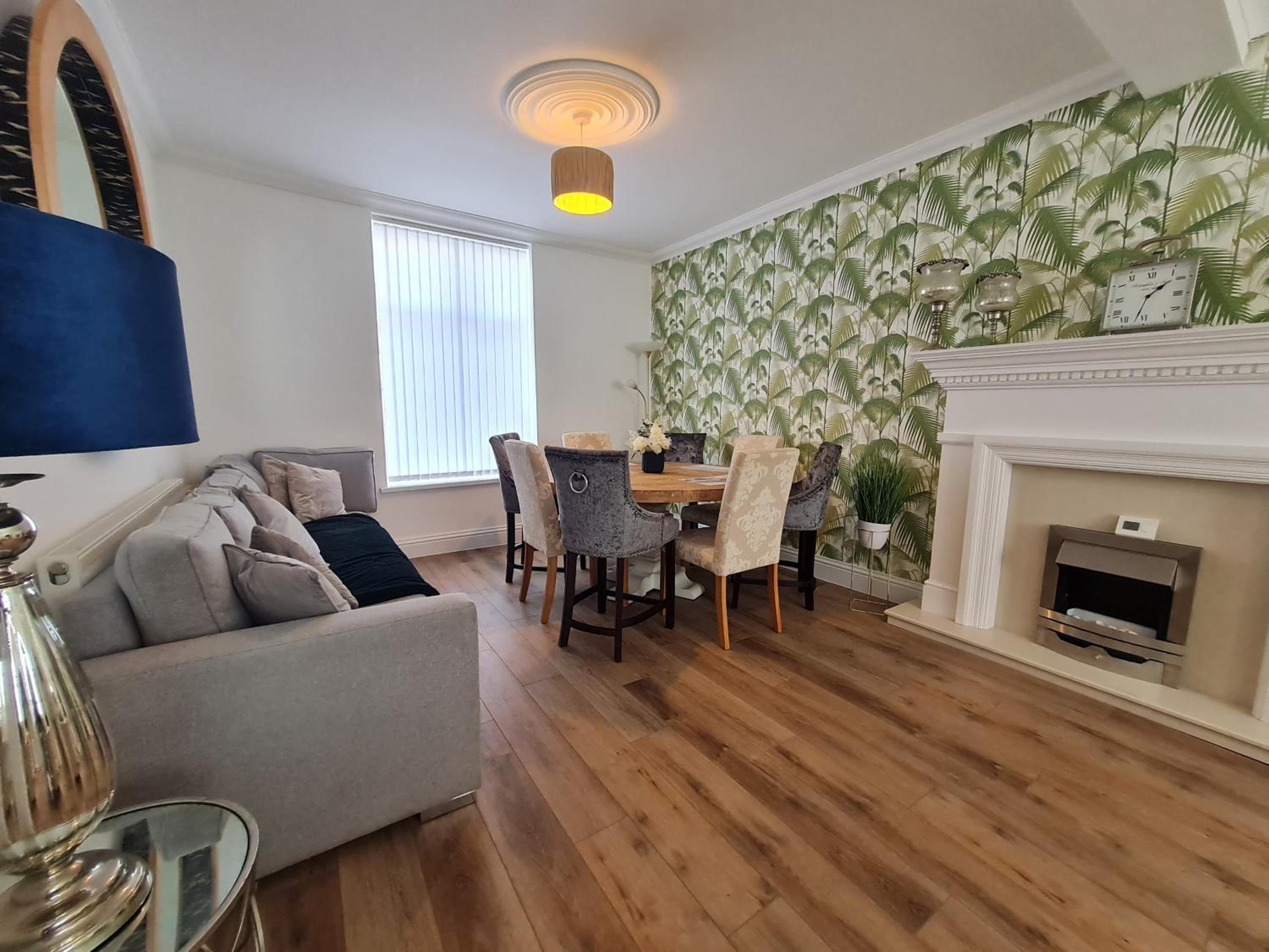 Beautiful 4 bedroom house near town centre. With Bike Store Perfect for Bike Park Wales view 4