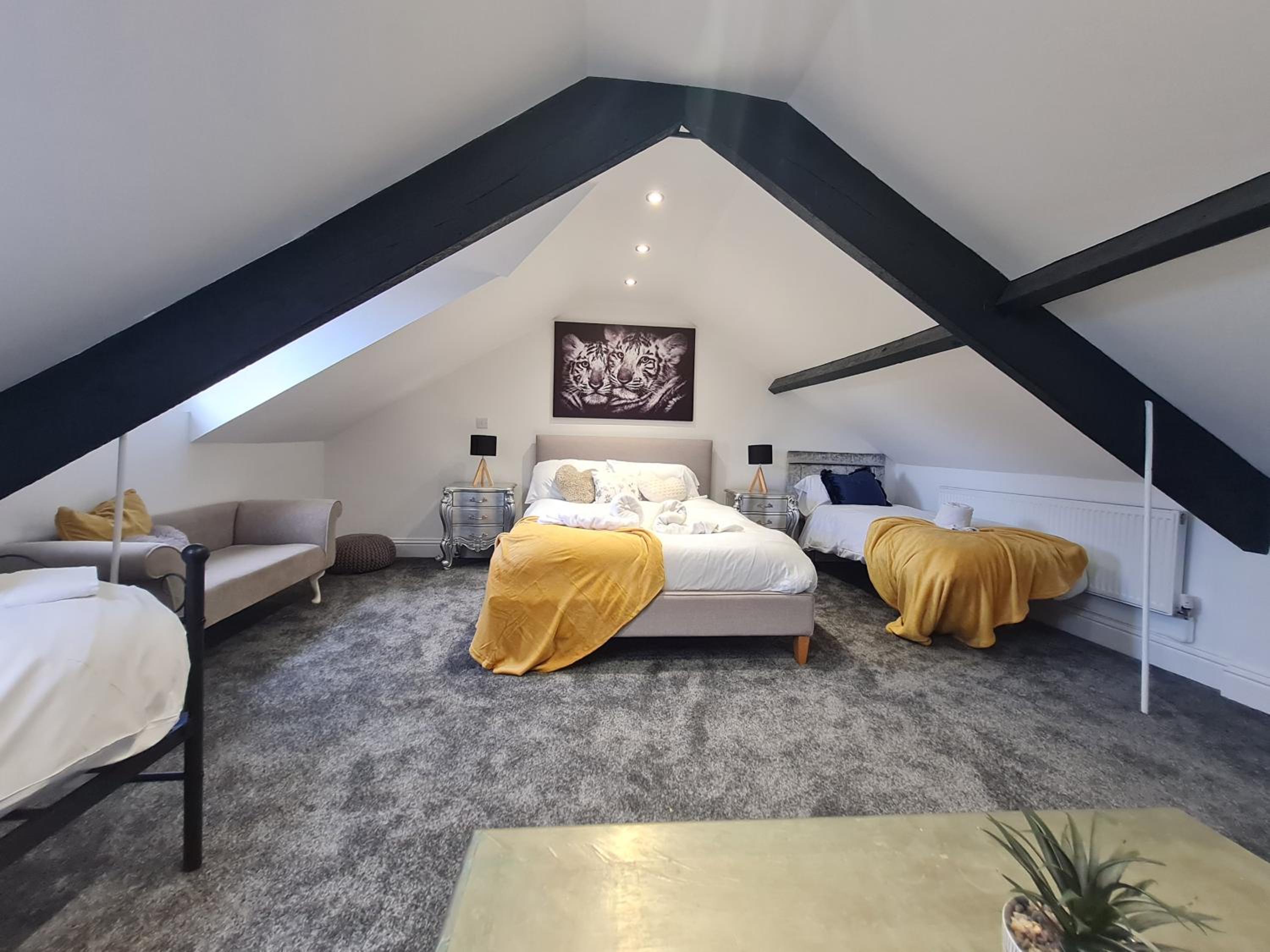 Beautiful 4 bedroom house near town centre. With Bike Store Perfect for Bike Park Wales view 5